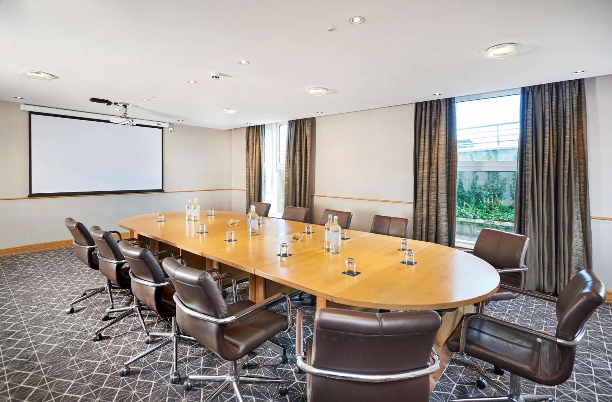 Hilton London 4* London Borough of Croydon